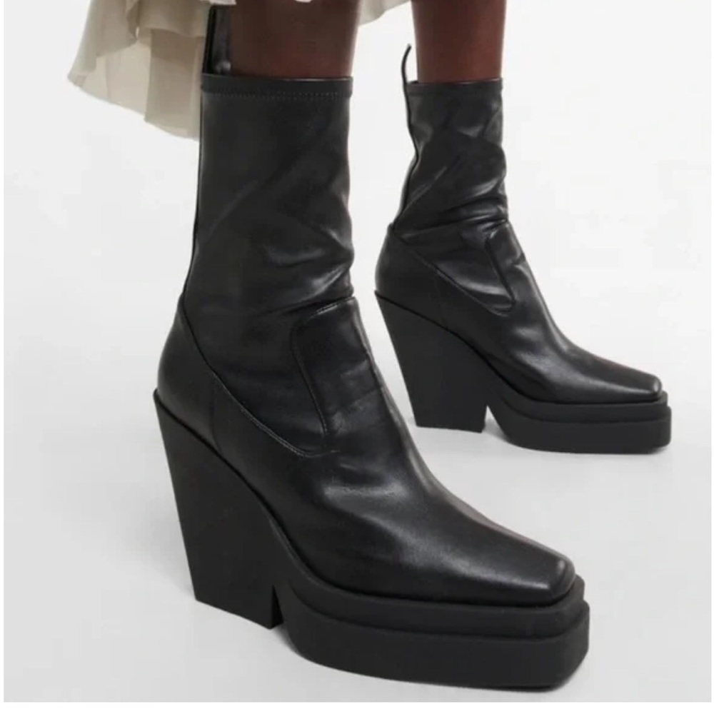 NWT Gia BORGHINI Gia 15 Black Faux Leather Modern Texan Ankle Boots